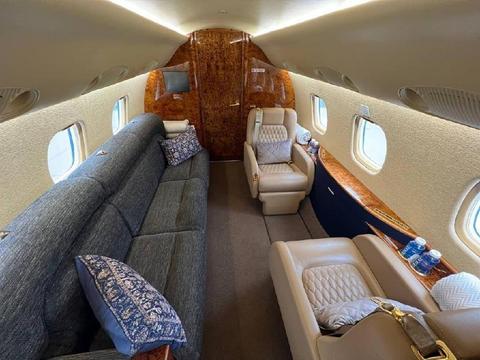 Открыть на весь экран Embraer Legacy 600 2